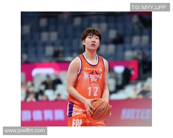 姚明微笑助力女篮崛起展现中国体育新风貌与团结精神