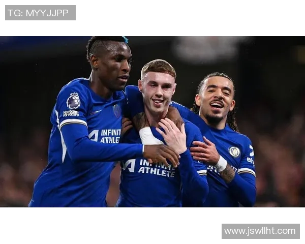 欧联杯激战那不勒斯与切尔西鏖战至平局补时瞬间引发全场狂欢