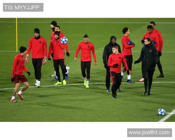 曼联友谊赛大胜巴黎圣日耳曼补时进球点燃全场激情